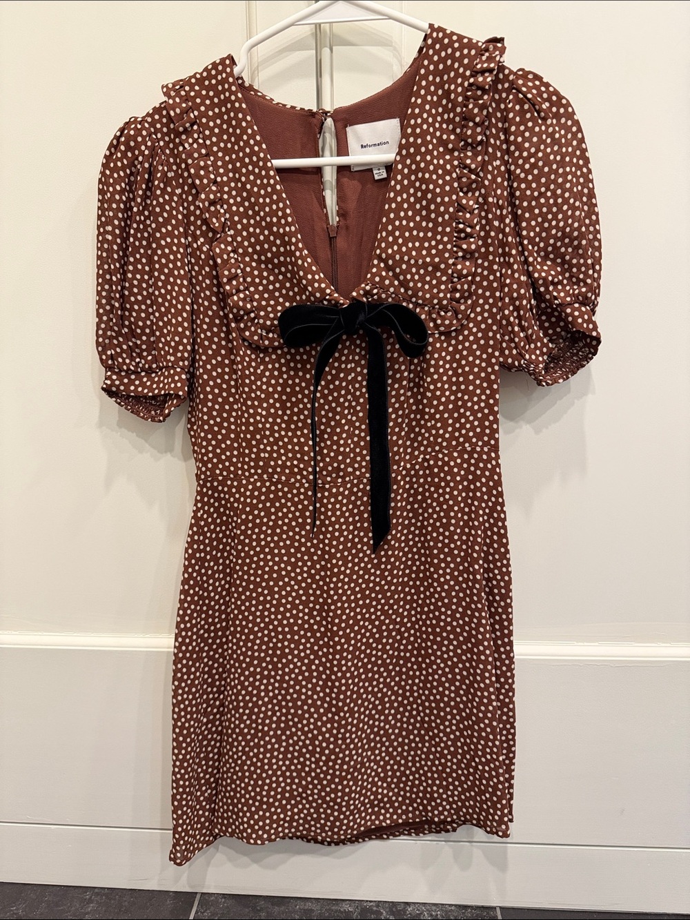 Reformation Kaylia Dress size 0 brown with black velvet bow
